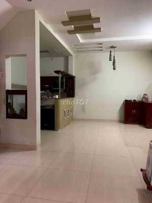 Nhà nguyên căn 2 lầu 3PN 3WC nhà đẹp và rất thoáng hẻm 763 Trường Chinh