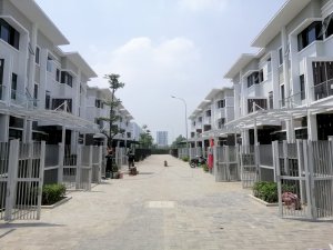 Bán nhà phố Valora Đảo Thiên Đường mặt tiền Nguyễn Văn Linh, nhận nhà mới ở ngay. Giá tốt nhất thị trường. LH 082.598.3333
