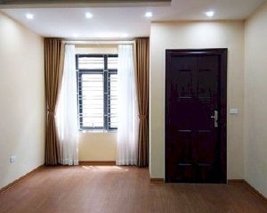 Nhà đẹp phố Minh Khai 30m 5 tầng, 2,3 tỷ, ô tô vào tận cổng