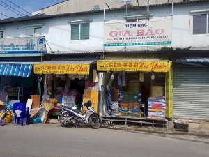 Kiot Mặt tiền chợ đông Quang đầu HT13 với đặng văn ngữ