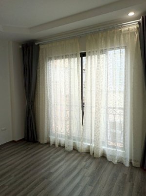 Bán nhà 5T 40m2 phố Tố Hữu ô tô để trong nhà giá 4.7 tỷ