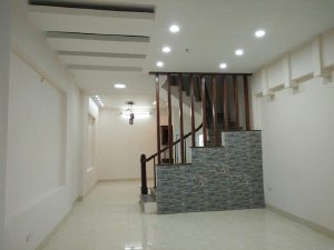 Bán nhà mới Nguyễn Trãi 50m2, mt 5m, 3,9 tỷ, 4 ngủ