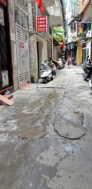 Bán gấp nhà Thổ Quan 42M, 3T, MT4,5, 3,15Tỷ, ngõ 3 gác.