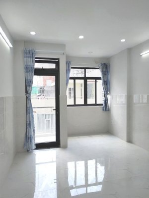 Cho nữ thuê Phòng trọ quận Bình Thạnh, 25m2 mới đẹp, ban công, cửa sổ, hẻm 7m. Giá rẻ nhất khu này.