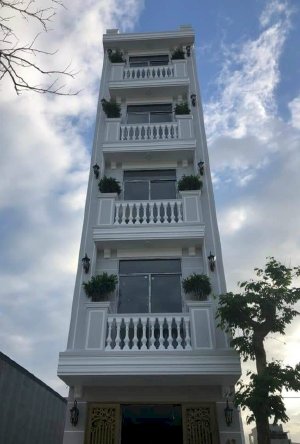 Bán tòa nhà 5 tầng mới xây mặt tiền tái định cư Sân Bay, p. Phước Hòa , tp. Nha Trang.