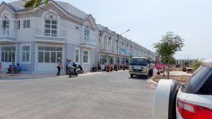 Nhà Phố Mặt Tiền Chợ Nam Phan Thiết giá 1ty150 Sổ Hồng Riêng