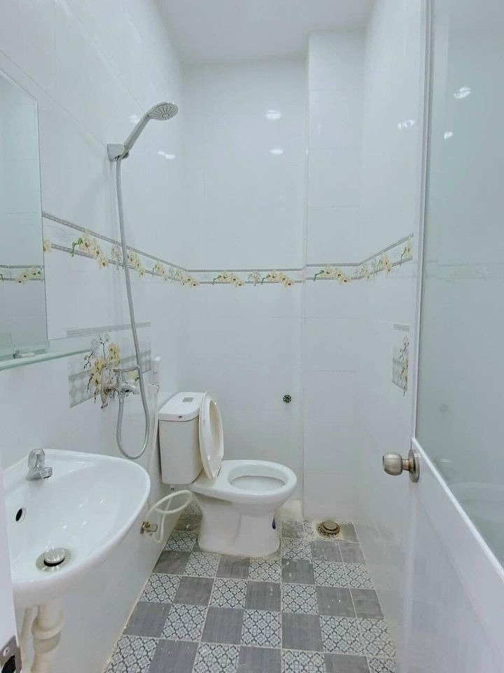 595 Triệu Cho Căn Nhà Đẹp DTSD : 72m2 Gần UBND Xã Hưng Long