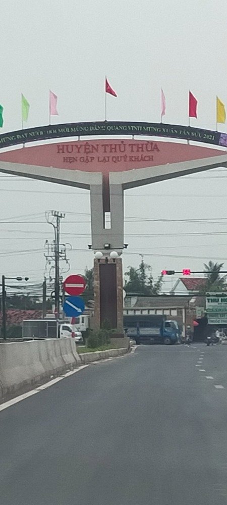 Kẹt tiền bán gấp đất MT đường nhựa Bà Mía, huyện Thủ Thừa - view Sông