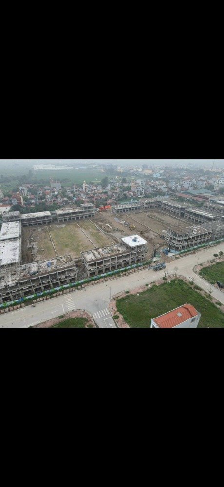Bán gấp 2 lô đất nền khu đấu giá cạnh Trung tâm thương mại Tiên Lữ.