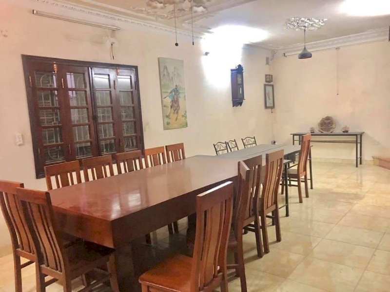 Bán gấp nhà Âu Cơ, kinh doanh sầm uất, Homestay tuyệt vời, 71 M2,6 tầng,10 tỷ