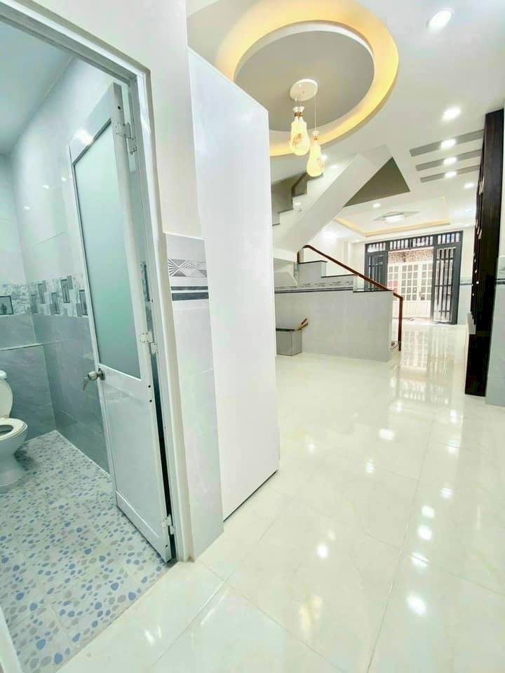 Bán Nhà Đường Lê Văn Sỹ HXH 1 Trục, Quận 3, Giá Rẻ, 72m2, 4PN, 6WC