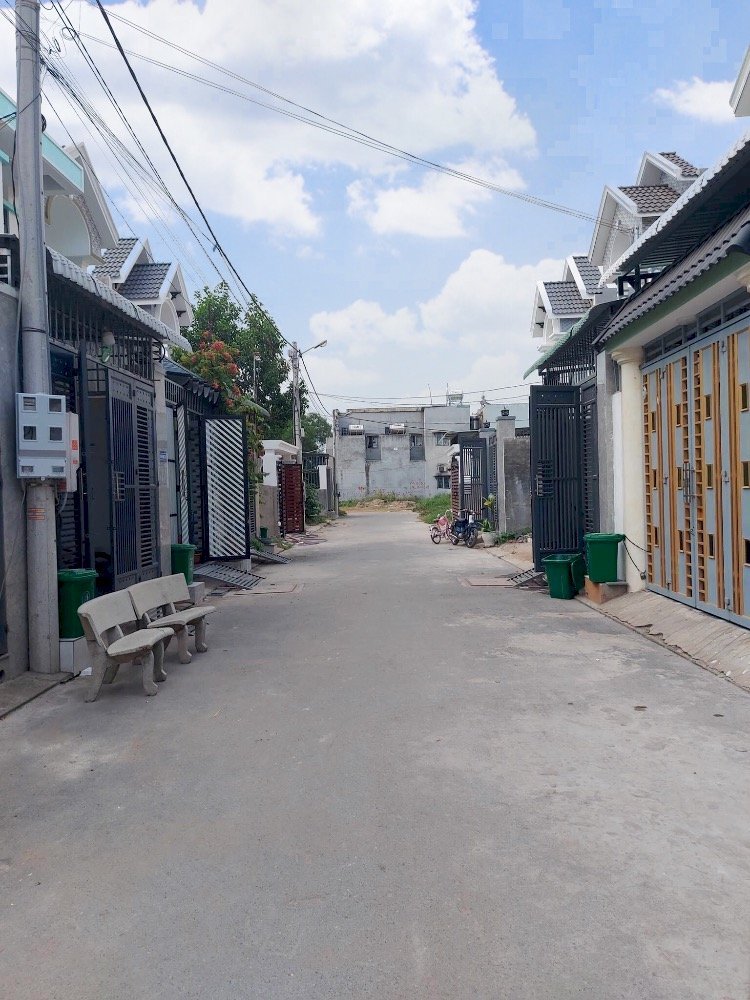 Lô góc hai mặt tiền đường Nguyễn Văn Tỏ 72m2/1700tr sổ riêng thổ cư 100%