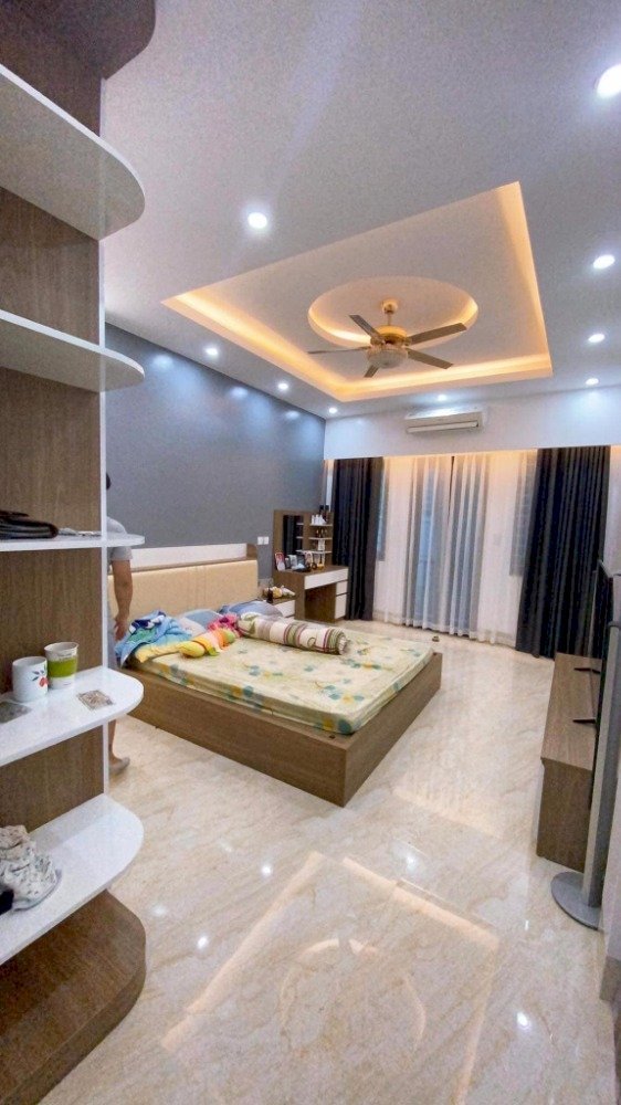 Bán nhà Ngõ 163 Nguyễn Khang, 42m2, 7 tầng, TM, 5.6 tỷ