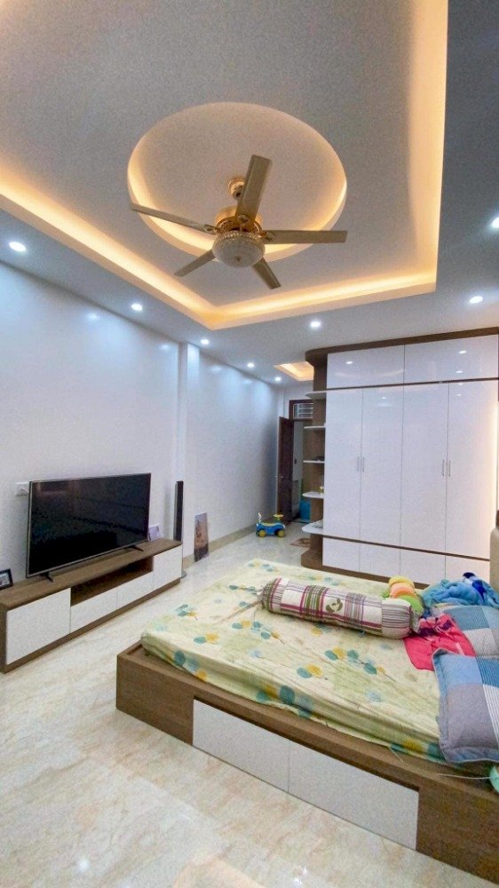 Bán nhà Ngõ 163 Nguyễn Khang, 42m2, 7 tầng, TM, 5.6 tỷ