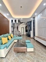 Bán nhà phố Hoàng Mai, 40m2 , 5 tầng, 10m ra phố. Giá 3,5 tỷ.