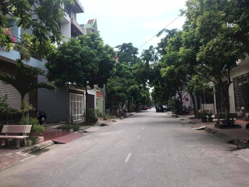 Bán đất mặt phố Đông Nam Cường, TP HD, 175.5m2, mt 9m, đường 13.5m, giá đầu tư, cực ok