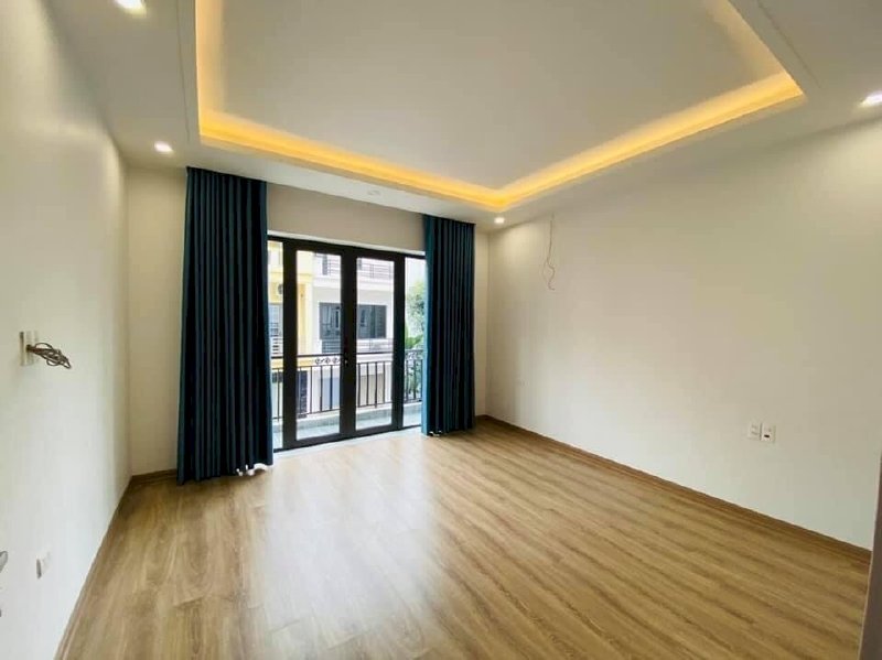 Cần bán căn nhà 4 tầng 50m2 siêu đẹp tái định cư Vinhomes Riverside, Sở Dầu