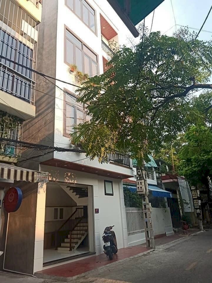 Bán nhà mặt phố Lê Hồng Phong, TP HD, 30m2, mt 6m, 4 tầng, KD buôn bán tốt, chỉ 3.05 tỷ