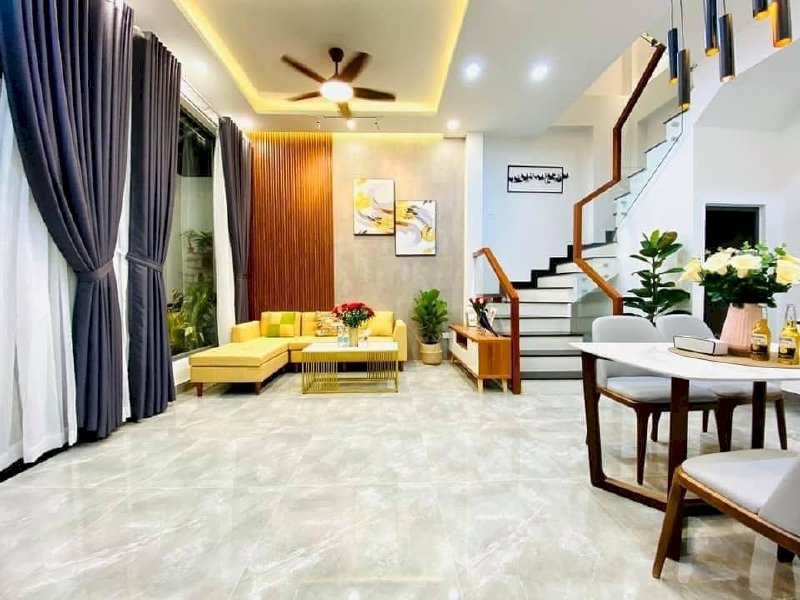 Bán nhà chính chủ Hồ Đắc Di, Đống Đa, 47m2, 4 tầng, ở luôn, 4 tỷ 2