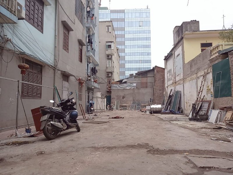 Bán gấp đất phố Nguyễn Hoàng, 300m, rộng 11m, kinh doanh, 79tỷ