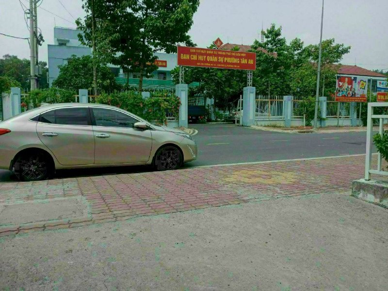 Bán lô đất mặt tiền đường bê tông 5m. Đối diện ủy ban phường Tân An