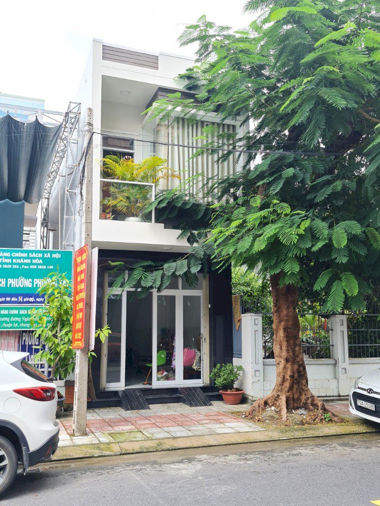 Bán nhà 156 mặt tiền đường Hoàng Văn Thụ, p. Phương Sài, tp. Nha Trang