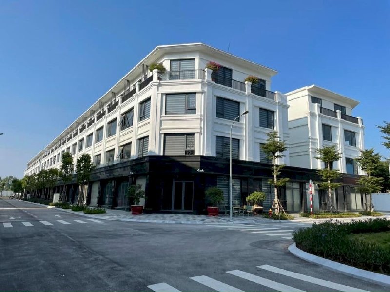 Cần tiền bán gấp nhà 4 tầng tại trung tâm thành phố Lạng Sơn giá 3tyxx