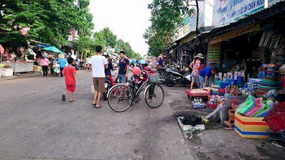 Bán lại căn nhà cấp 4 đang ở và lô đất ngay chợ