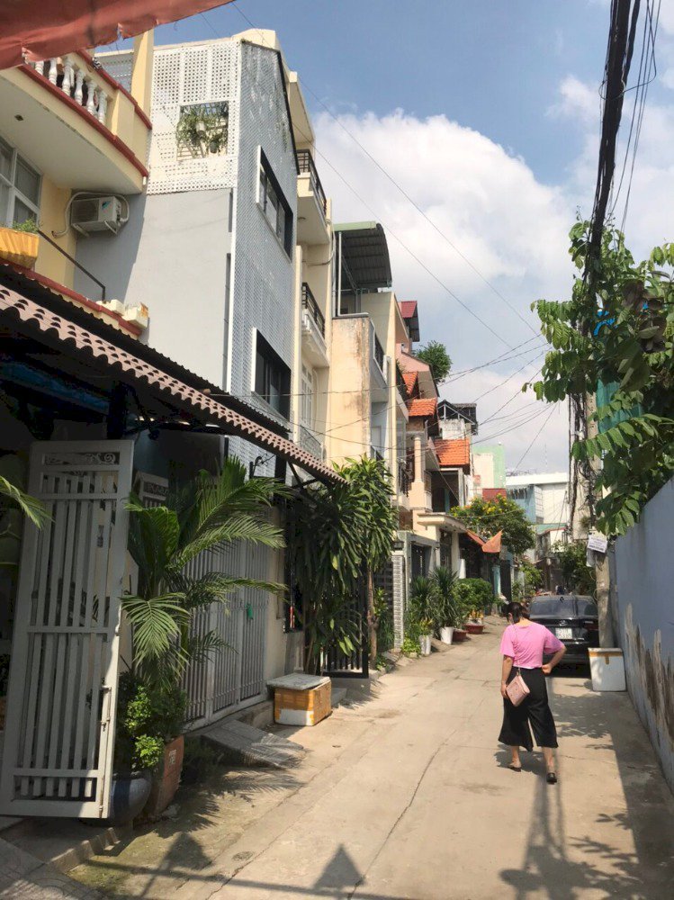 Bán nhà đẹp , giá tốt, ngay sát Phạm Văn Đồng, dt 68m2 giá 6,2 tỷ