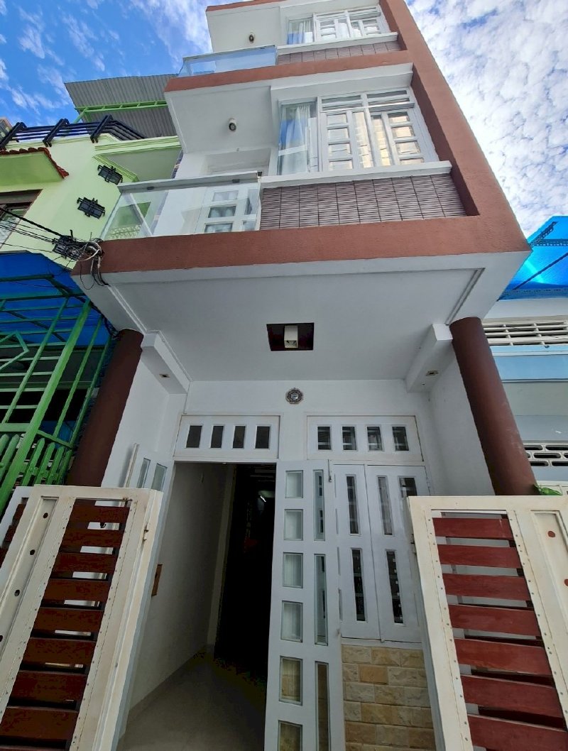 Bán nhà 3 tầng hẻm Ngô Sĩ Liên, p. Phương Sài, tp. Nha Trang