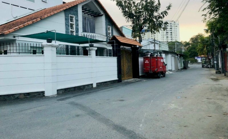 Bán đất ngang 12m. P_ Linh Đông Thủ Đức, dt 193,9m2 giá 11 tỷ