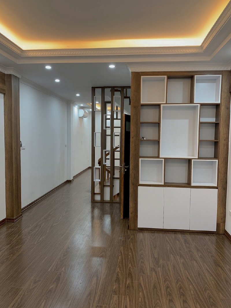 Bán nhà sê ri 2 căn nhà siêu đẹp Đông Tác, Đống Đa 40m2, 6 tầng, MT 4.7m, giá nhỉnh 5 tỷ, nhà đẹp ở luôn.