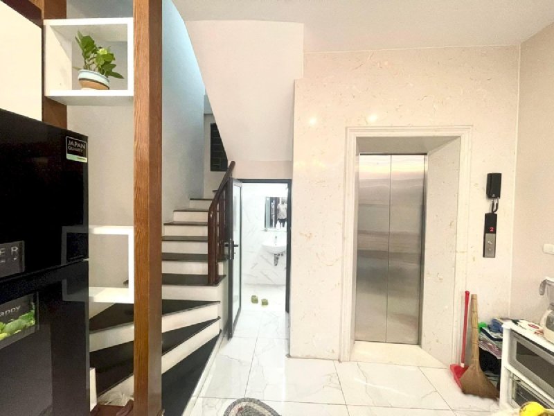 Bán Gấp nhà Phố Hồng Tiến 38m2, Ô tô đỗ cửa, Nhỉnh 4 tỷ