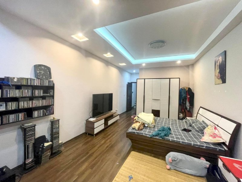 Bán Gấp nhà Phố Hồng Tiến 38m2, Ô tô đỗ cửa, Nhỉnh 4 tỷ