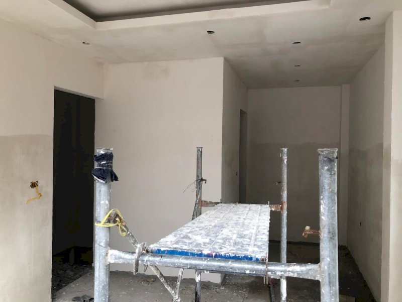 Nhà 20m Ra Ngõ Nguyễn Khang, 38m2, 5 Tầng Mới Kính Cong, Cực Gần Oto