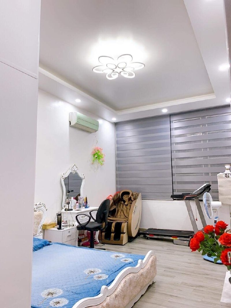 Bán nhà phố Trần Thái Tông, 42m2, kinh doanh đỉnh, nhỉnh 5 tỷ