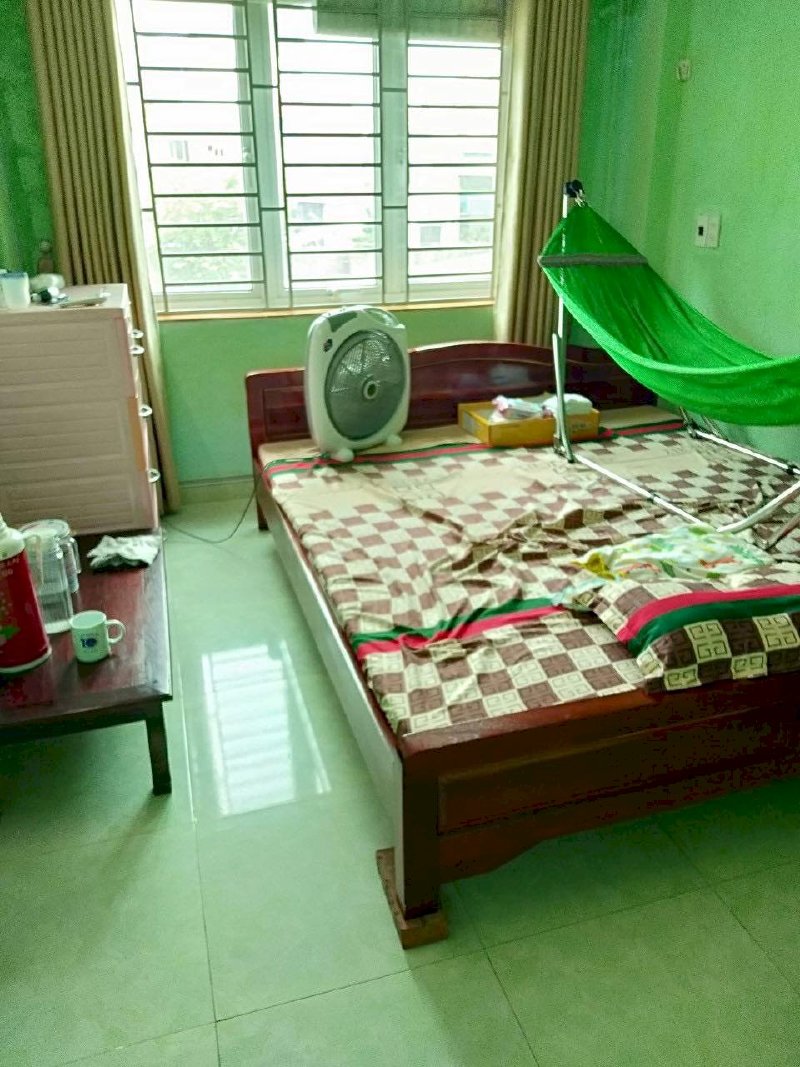 Bán nhà Đông Dư 3 tầng còn mới - 33.5m2 đường ô tô gần trục chính
