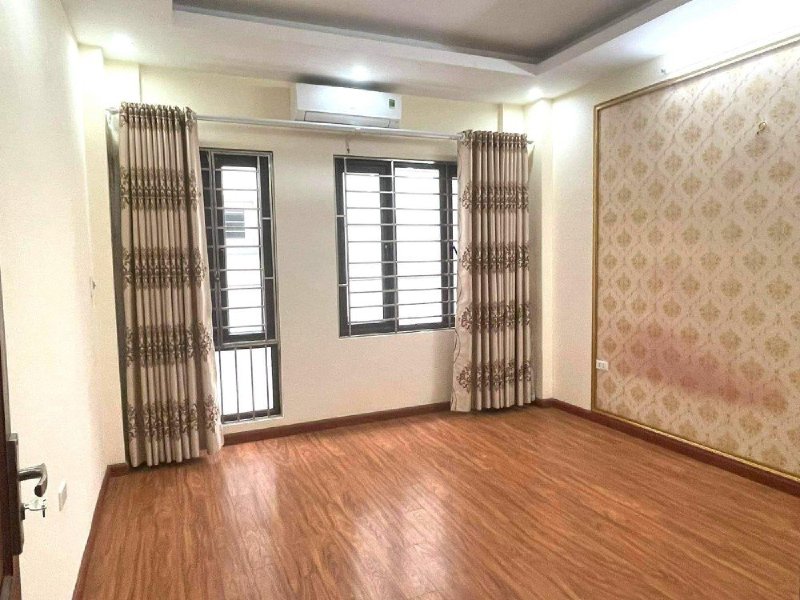 Bán Nhà Đường Thuỵ Khuê, Ô Tô, Sát Hồ, 39m2, 5 Tầng, 4m, Nhỉnh 5 Tỷ.