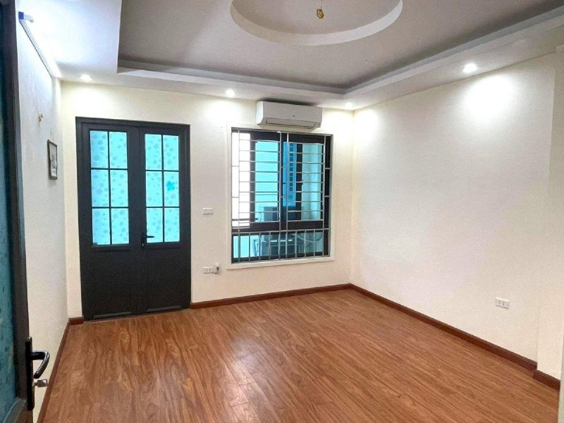 Bán Nhà Đường Thuỵ Khuê, Ô Tô, Sát Hồ, 39m2, 5 Tầng, 4m, Nhỉnh 5 Tỷ.