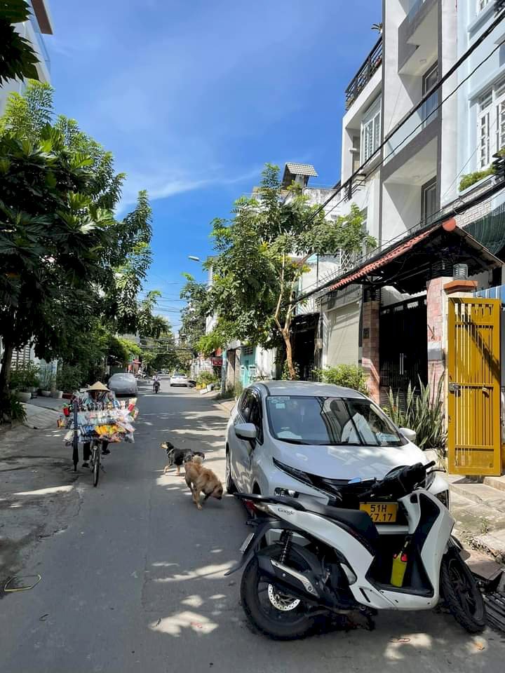 Bán nhà mặt tiền đường số phường Bình Thuận Q7, hcm, giá 8 tỷ 6