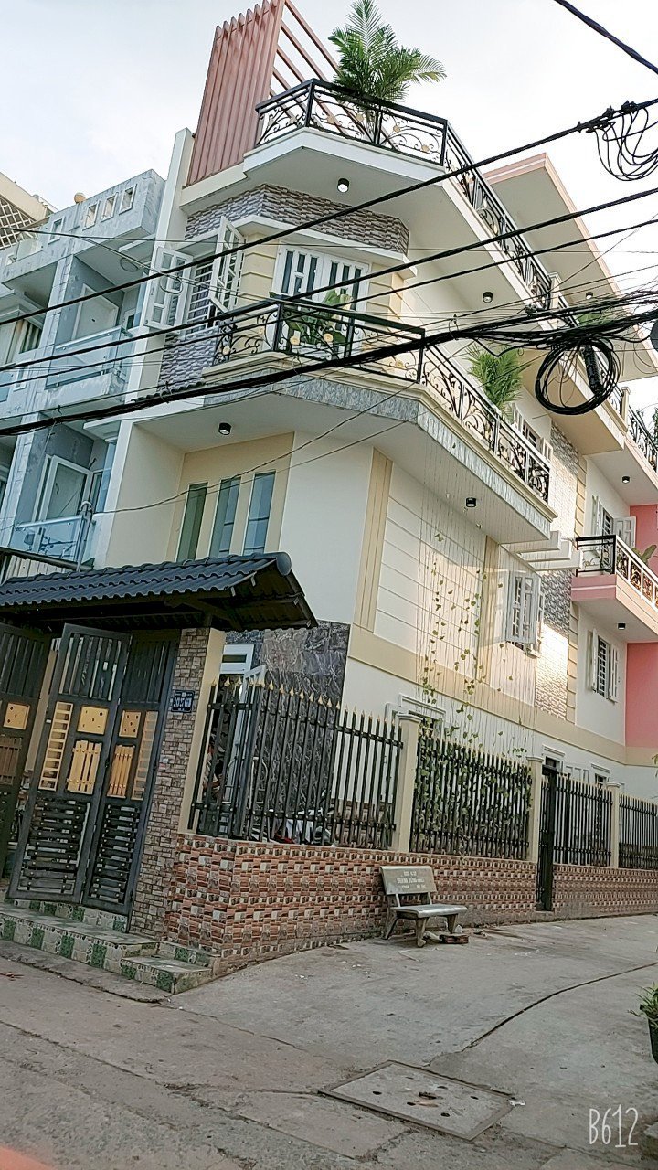 Bán nhà lô góc 2 mặt tiền đường rộng 6m, hương lộ 2 phường Binh Trị Đông A, Bình Tân, giá chỉ 4 tỷ 8