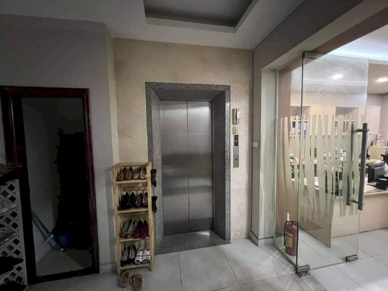 Nhà Phố Bà Triệu - Hai Ba Trưng, 190m2 X 5 Tầng, Mt:5.5m, Giá 114 Tỷ.