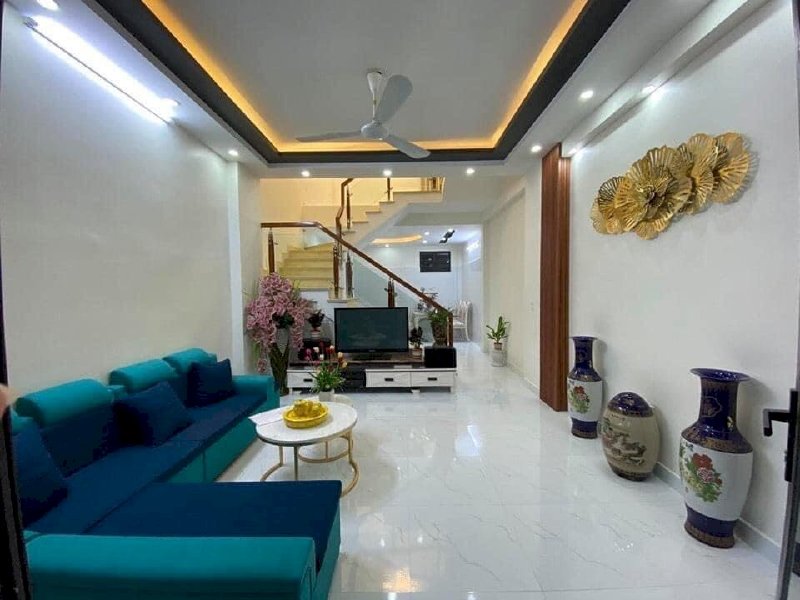 Bán Nhà Nguyễn Sơn, 50m2, 5T, Tặng Nội Thất, Giá 4.7 tỷ