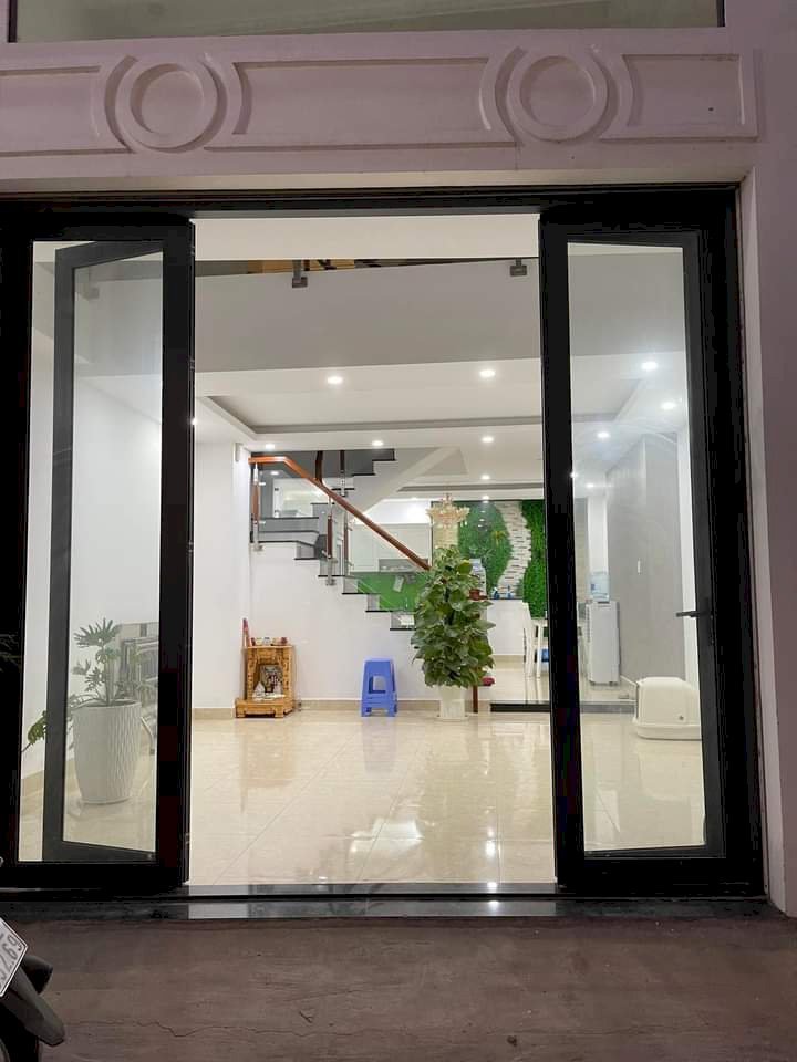 Bán nhà HXH, 4 tầng, đẹp lung linh sát mặt tiền Huỳnh Tấn Phát Q7 giá 7 tỷ 6