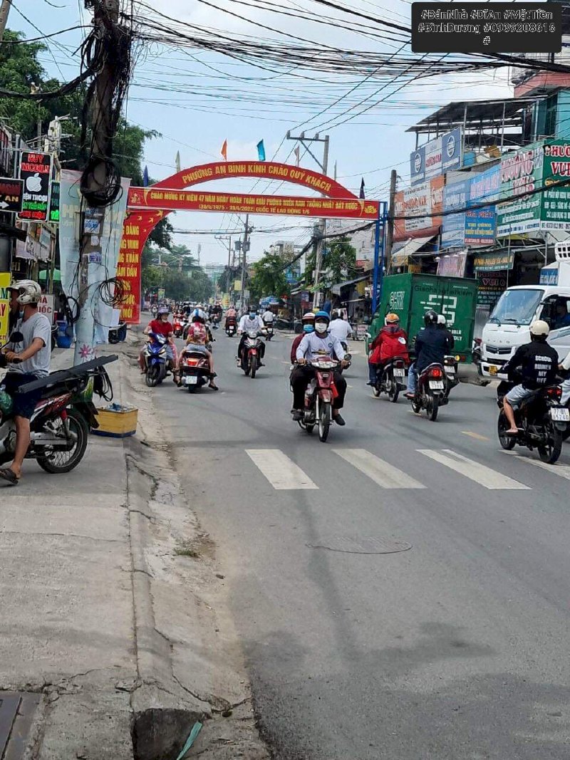 Bán nhà đường MT kinh doanh Nguyễn Tri Phương, phường An Bình, Dĩ An, 61m2, 2 tấm