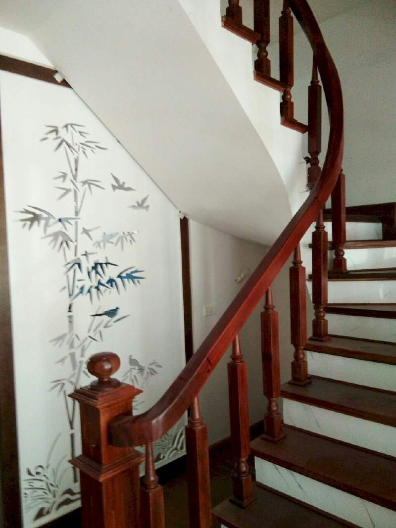 Bán nhà Bắc Từ Liêm - Đông Ngac, 45mx5 tầng, 20m ô tô tránh, 100m chợ, sân rộng, nhỉnh 4 tỷ.