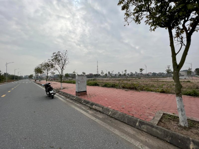 Bán đất KDC Trần Hưng Đạo, TP HD, 72.5m2, đường + vỉa hè 17.5m, vị trí trung tâm, giá tốt