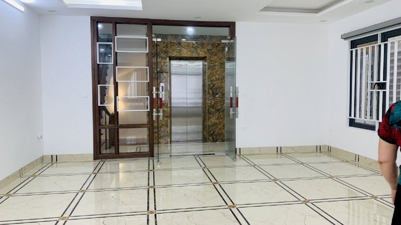 Bán Toà nhà VP, Tôn Đức Thắng, Đống Đa, 65m2x 7Tầng x MT 6M, Thang máy, Ôtô tránh, giá 15.5 tỷ.