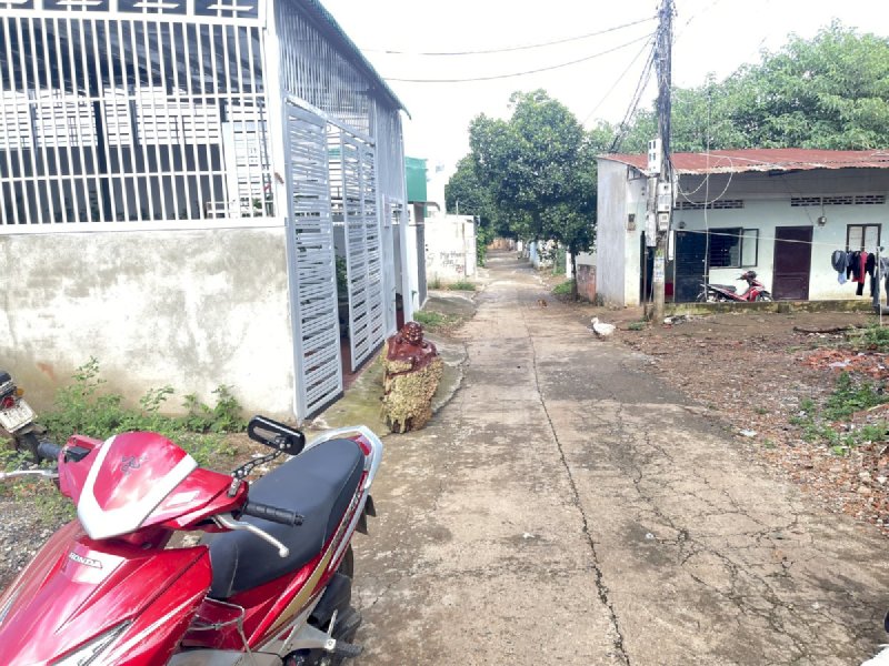 Đất TC 6*17m, hẻm 175 ymoan, khu dân cư đông đúc, hẻm Đối Diện Nhà Thờ Giuse, gần Phan Chu Trinh