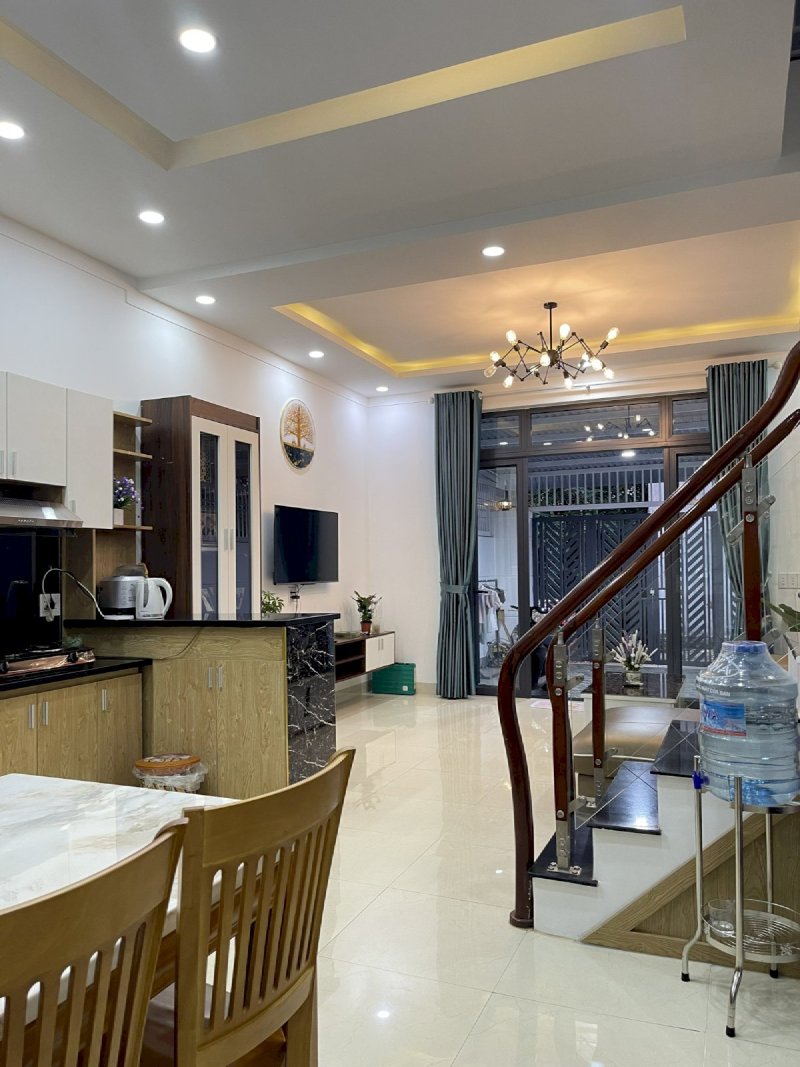 Nhà 1 mê, TC 5*19m, hẻm 175 ymoan, khu dân cư đông đúc, gần Phan Chu Trinh